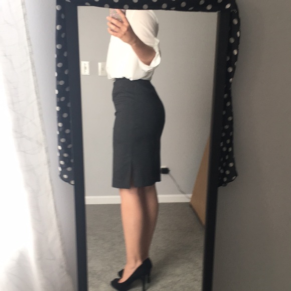 Old Navy Pencil Skirt - Picture 2 of 7